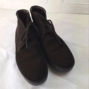 Tod's Made In Italy Dark Brown Suede Size 9